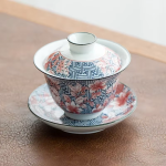 Blauw-witte porseleinen gaiwan met retrodecor — Blauw en roze, bloemen en geometrische motieven