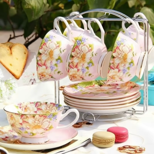 Bloemig theeservies set van beenderporselein — Lichtroze met bloemen