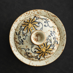 Bloemige gaiwan van keramiek met bloemenmotief