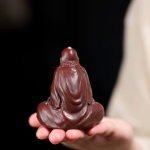 Bodhidharma tea pet van Yixing-klei (zisha)