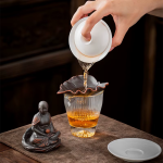 Boeddha tea pet met theezeef van paarse klei