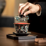 Chinees theeservies van porselein met glazuurdecor