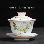 Chinese gaiwan van handbeschilderd Dehua-porselein — Lichtgroene, beige en roze bloemen