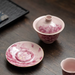 Chinese gaiwan van keramiek met pioenrozen