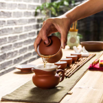 Chinese gaiwan van paarse klei met deksel en schoteltje