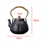 Chinese gietijzeren theepot met messing handvat