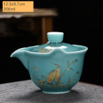 Chinese porseleinen gaiwan met schoteltje — Turquoise schenktuit, vogel tussen het gras