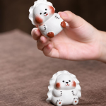 Chinese tea pet in berenvorm van Yixing-klei