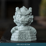Chinese theefigurine van keramiek met mythische wezens — Kop op bakstenen sokkel