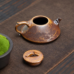 Chinese Yixing theepot van zisha-klei met landschap