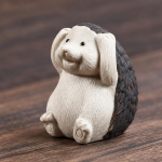 Egeltje als tea pet van Yixing-klei
