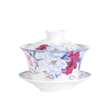 Gaiwan met handbeschilderd Chinees motief — Lichtblauwe en frambooskleurige bloemen