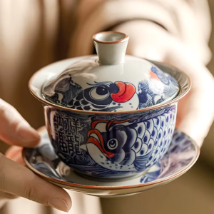 Gaiwan met vissen van porselein