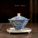 Gaiwan van blauw-wit porselein met bloemendecor — Kegelvormige kom met verhoogde voetjesstandaard