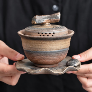 Gaiwan van keramiek met deksel en schotel