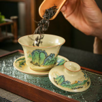 Gaiwan van porselein met berg of bloemmotief
