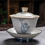 Gaiwan van porselein met blauw decor uit Dehua — Bloem op steel