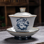 Gaiwan van porselein met blauw decor uit Dehua — Draken
