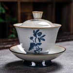 Gaiwan van porselein met blauw decor uit Dehua — Twee bloemen