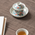 Gaiwan van porselein met bloemendecor
