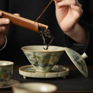 Gaiwan van porselein met landschap