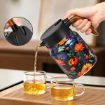 Geïsoleerde theepot met theefilter en RVS binnenkant