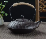 Gietijzeren theepot 900 ml met reliëf