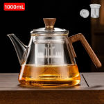 Glazen theepot met filter en houten handgreep