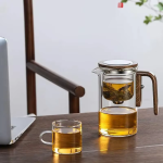 Glazen theepot met filter en magnetische knop