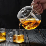 Glazen theepot met filter van borosilicaatglas
