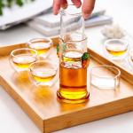 Glazen theepot met infuser en fruitdecor