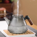 Glazen theepot met ribbels van borosilicaatglas