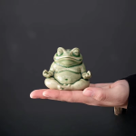 Groene kikker tea pet van geglazuurd keramiek — 7 × 6 cm