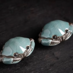 Keramische tea pet krab met craqueléglazuur — Set van 2