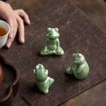 Kikker tea pet van celadonkeramiek