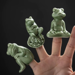 Kikker tea pet van celadonkeramiek