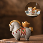 Kleurveranderend tea pet paard met zadel — Okergele kalebas