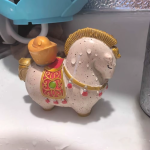 Kleurveranderende tea pet in de vorm van een paard