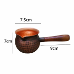 Koperen theepot met lange steel en hamerslag