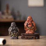 Lachende Boeddha tea pet met zwart kralensnoer
