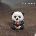 Pandabeer tea pet van Yixing-klei — Zittend met een hart
