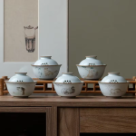 Porseleinen gaiwan met kattenmotief