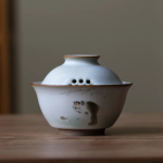 Porseleinen gaiwan met kattenmotief — Staande grijs-zwarte kat