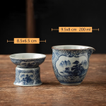 Porseleinen gaiwan theeset met schenkkan — Kopje op voet en schenkkan, landschappen en rasterwerk