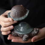 Schildpad theefilter van aardewerk
