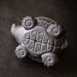 Schildpad theefilter van aardewerk