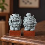 Stenen beelden van Chinese beschermleeuwen — Duo met voetstukken