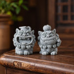Stenen beelden van Chinese beschermleeuwen — Duo zonder voetstukken