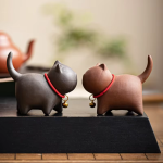 Tea pet kat met gouden belletje