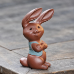 Tea pet konijn met twee houdingen